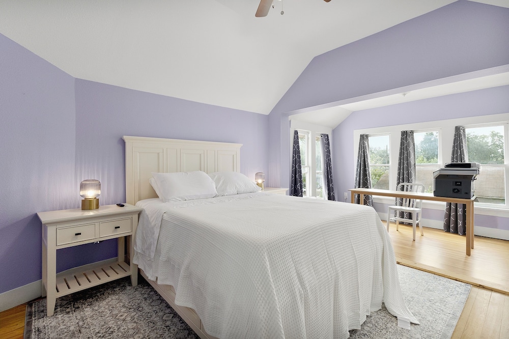 Ellie Marie House 22326658 — Seguin
