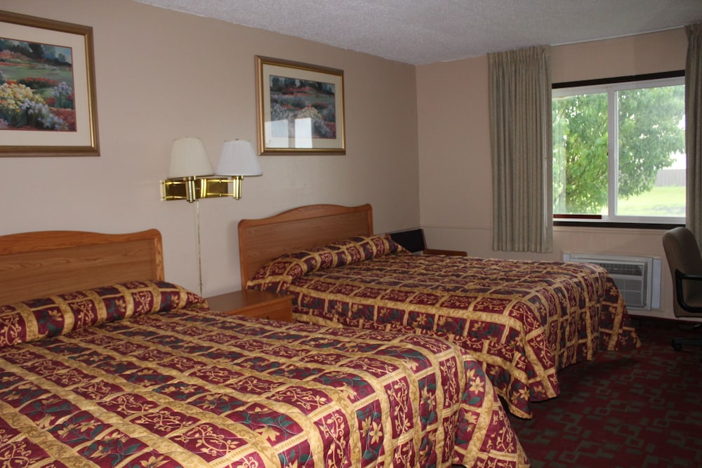 East Grand Inn - photo 11