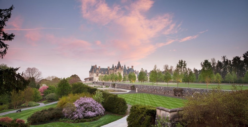 Village Hotel on Biltmore Estate - photo 35