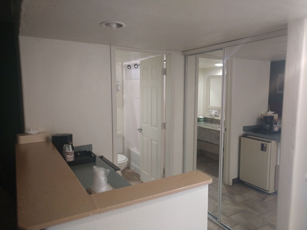Windemere Hotel and Conference Center - photo 11