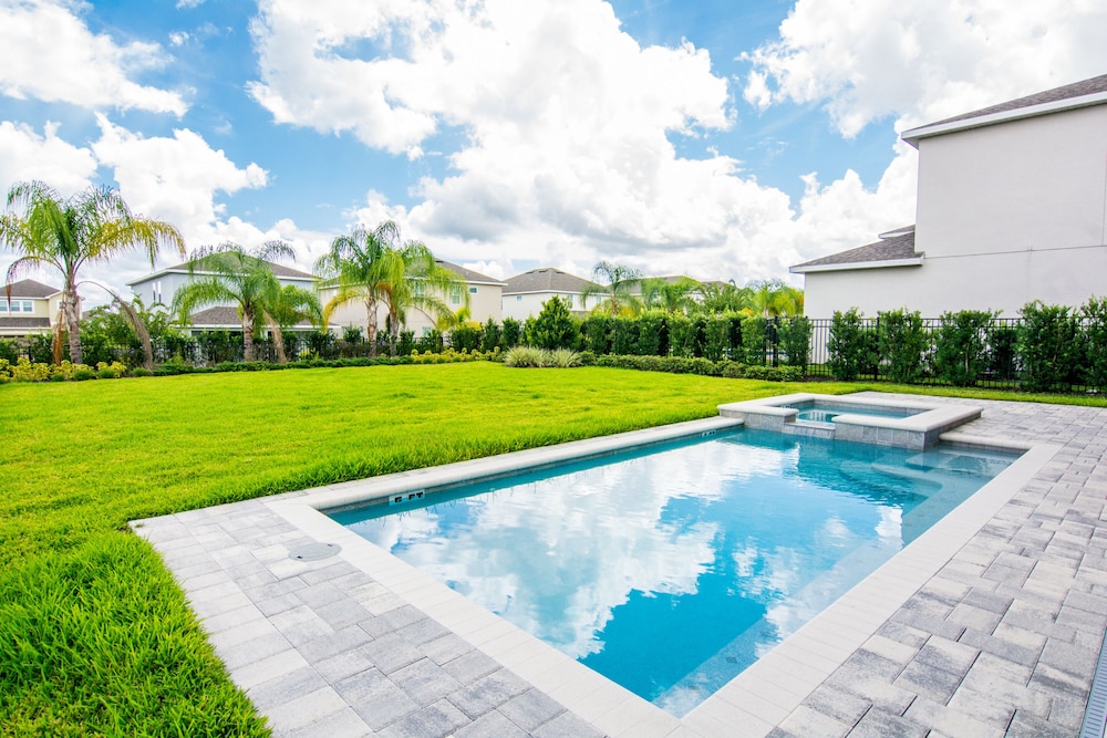 Amazing 5 Bedrooms House With Private Pool at Encore Resort - photo 45