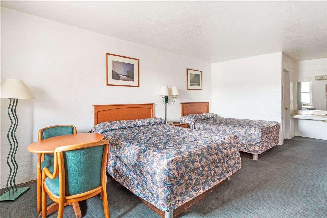 Americas Best Value Inn Wendover - photo 8