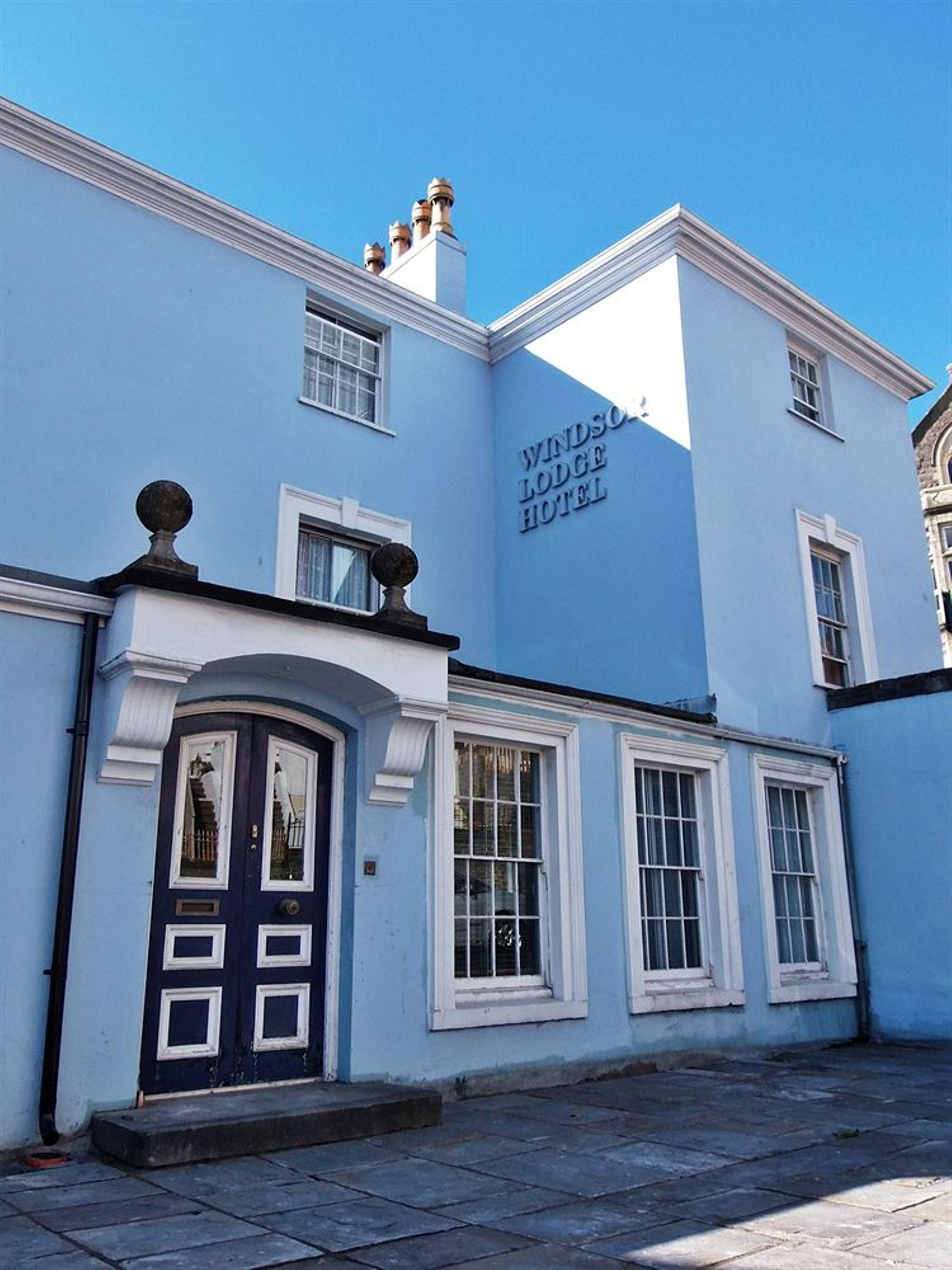 Windsor Lodge Hotel in Swansea, United Kingdom
