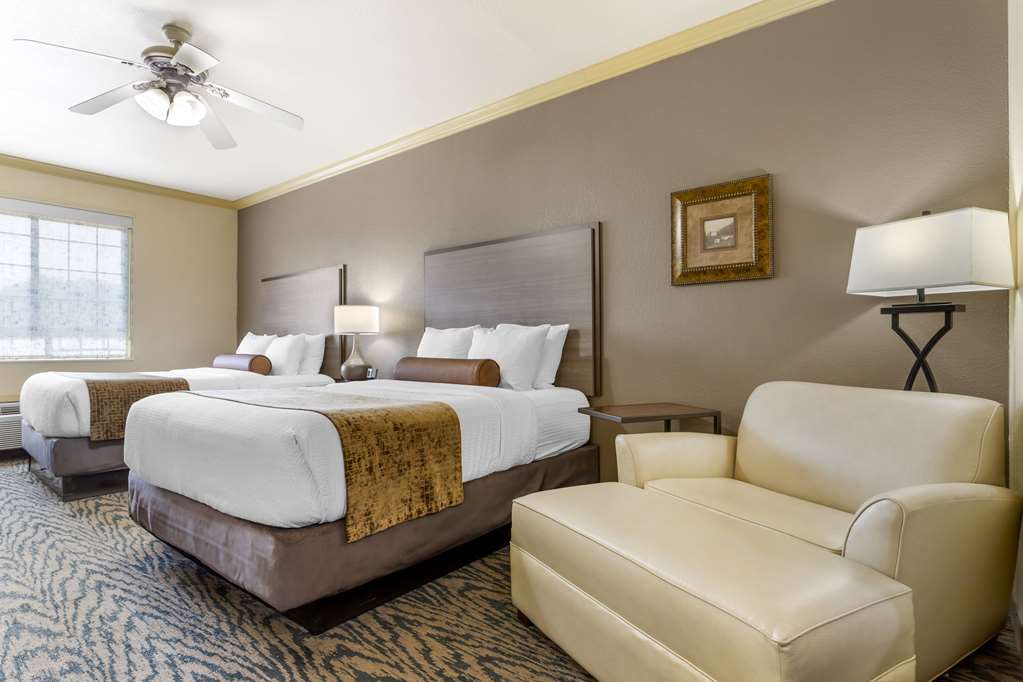 Best Western Plus Crown Colony Inn & Suites - photo 8