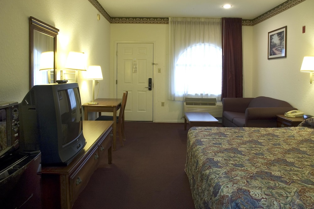 Budget Host Hempstead Inn - photo 6