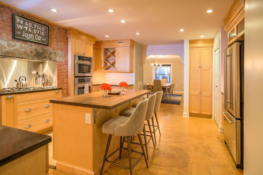 Deedee's Brownstone Van Vorst Park - photo 25