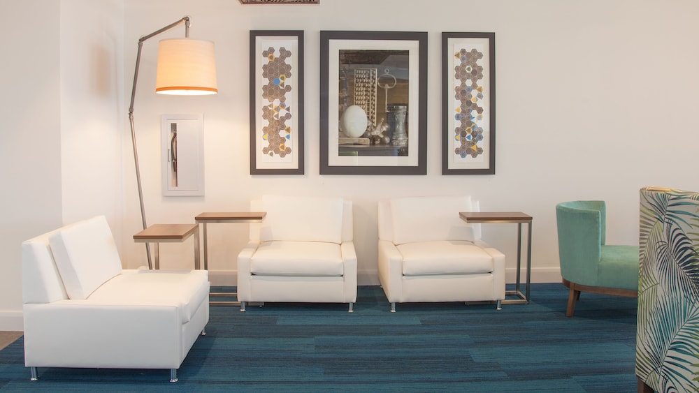 Holiday Inn Express & Suites Panama City Beach Beachfront by IHG - photo 111
