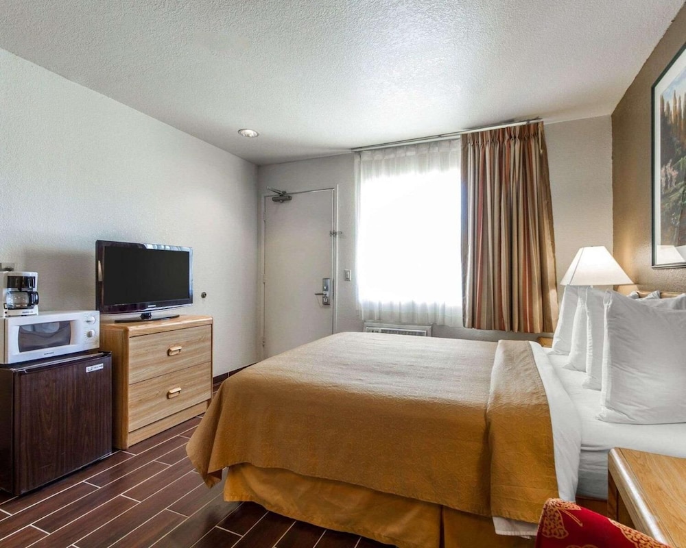 Quality Inn Oakland - photo 24