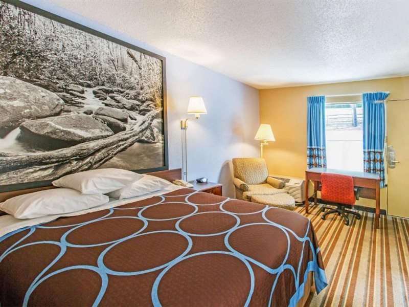 Super 8 by Wyndham Caryville TN - photo 15
