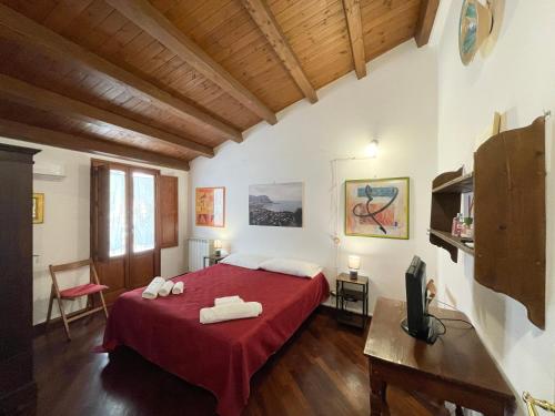 House Quattro Canti — 4-Star Luxury Hotel in Palermo, Italy