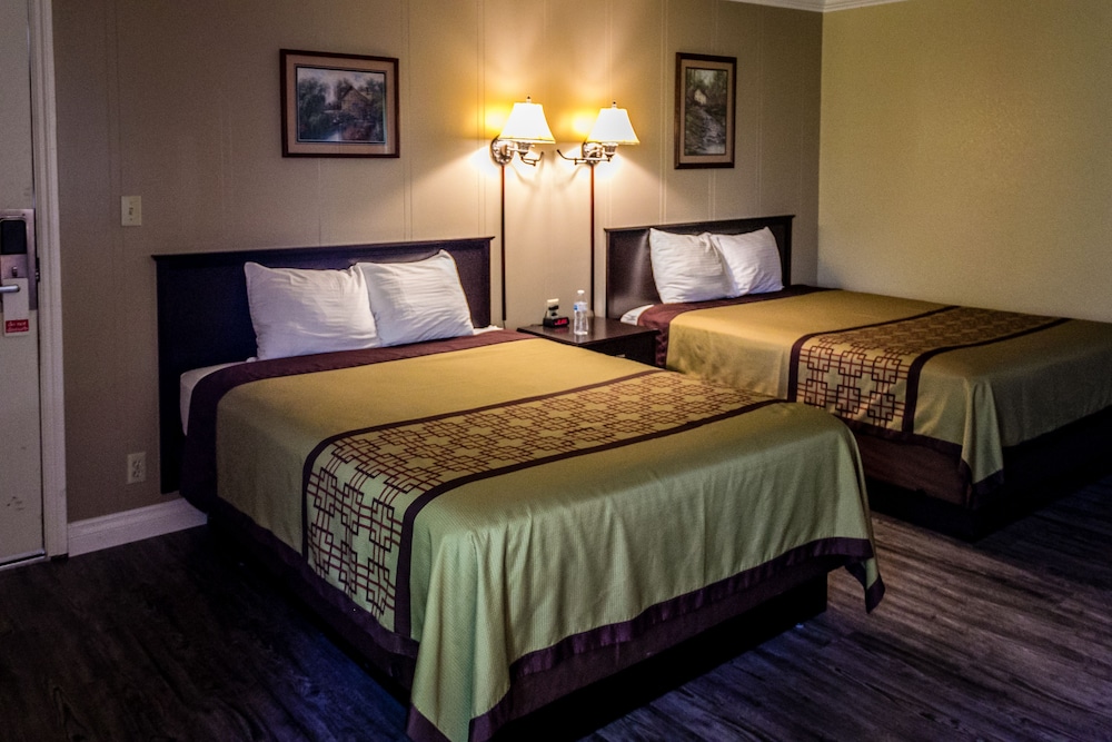 Charm Motel & Suites - photo 18