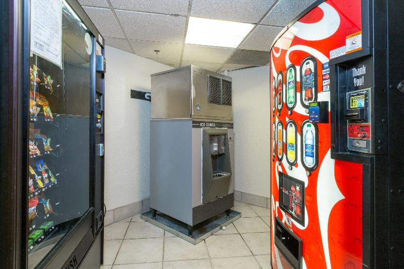 Red Roof Inn Houston Westchase - photo 9