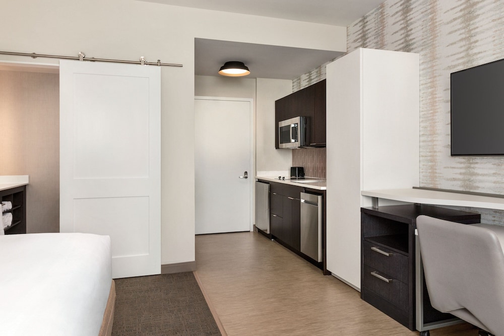 Residence Inn by Marriott New York JFK Airport - photo 20