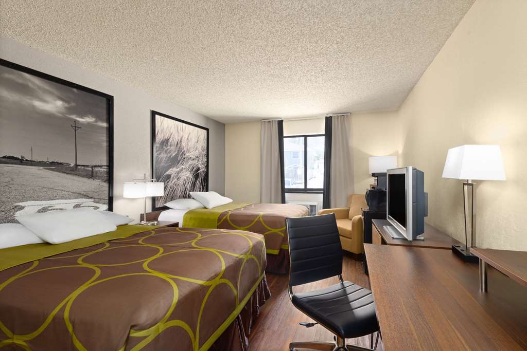 Super 8 by Wyndham Dodge City - photo 24