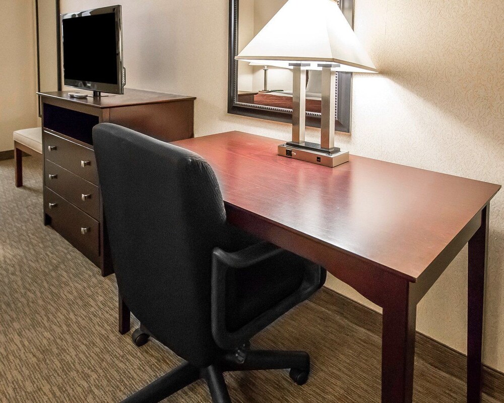 Ramada by Wyndham Michigan City - photo 11