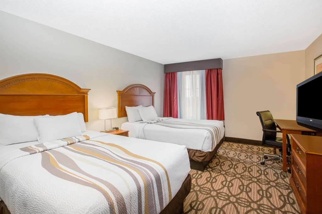 La Quinta Inn & Suites by Wyndham North Platte - photo 25