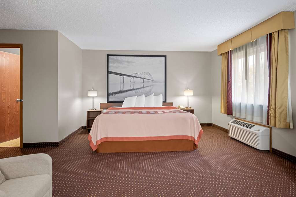 Super 8 by Wyndham Waverly - photo 10