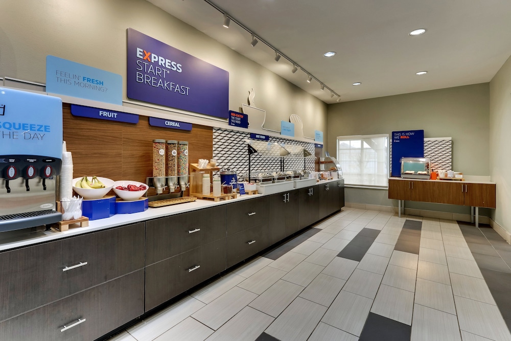 Holiday Inn Express & Suites Ardmore by IHG - photo 50