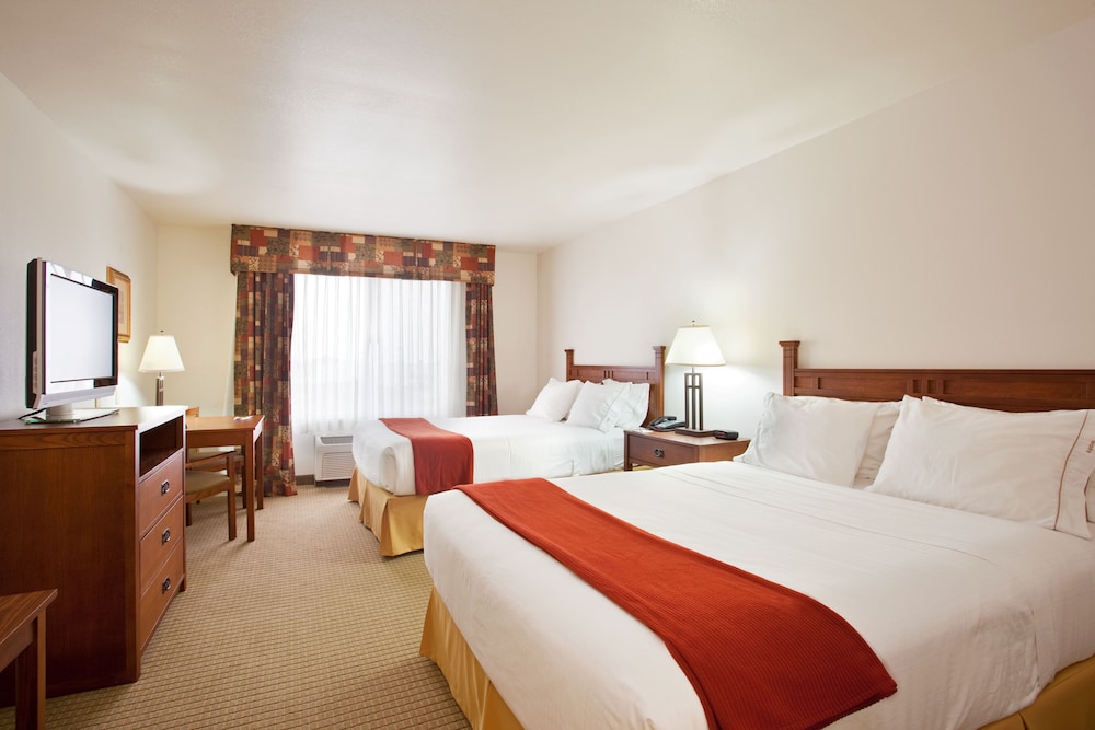 Holiday Inn Express & Suites Mattoon by IHG - photo 14