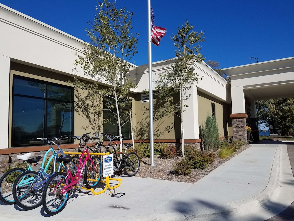 Hampton Inn Spicer Green Lake - photo 46