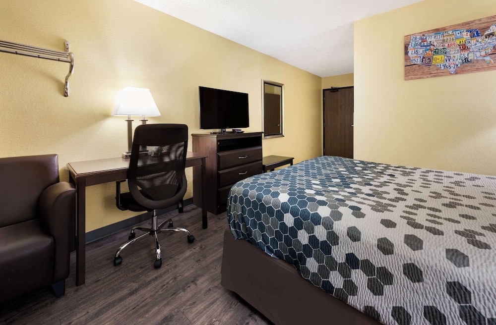 Econo Lodge Spotsylvania Town Center - photo 33