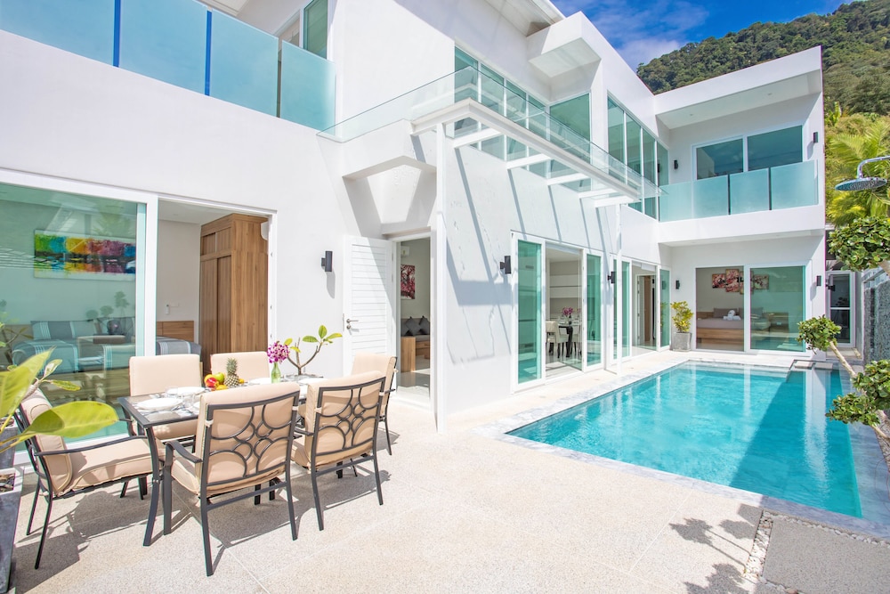 Elegant Designer 4BR Pool Villa Skylight — 4-Star Luxury Hotel in Phuket, Thailand