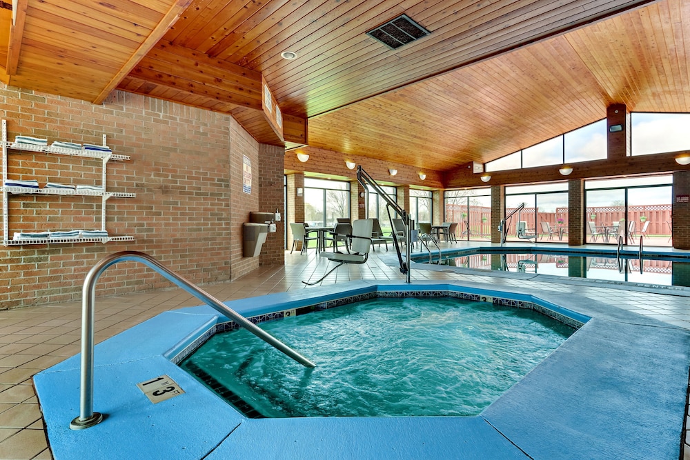 Holiday Inn Express Hotel & Suites Bad Axe by IHG - photo 39