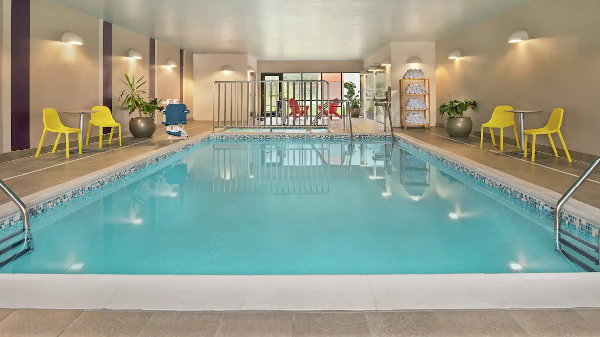 Home2 Suites by Hilton Bloomington Normal - photo 11