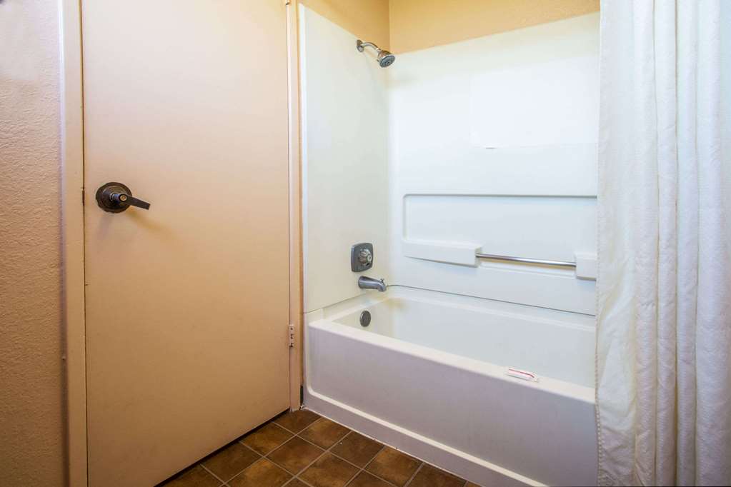Travelodge by Wyndham Turlock - photo 8