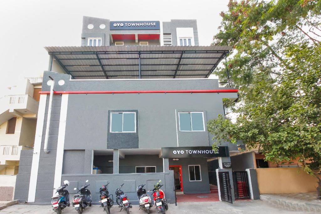 Super Townhouse RCC Sunrise — 4-Star Luxury Hotel in Hyderabad, India