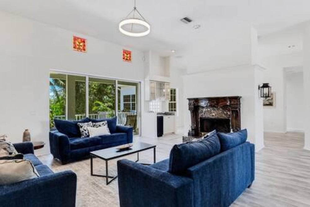 Siesta Key Marvel Pool SPA Deeded Beach Access - photo 16