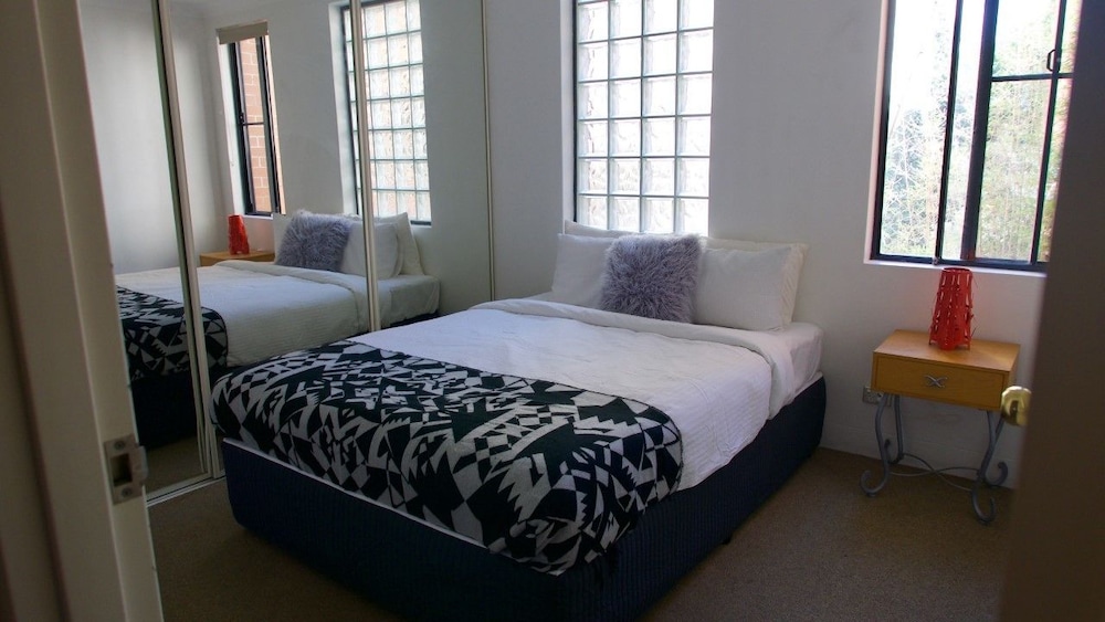 Sydney Premium Accomodations Central — 4-Star Luxury Hotel in Chippendale, Australia