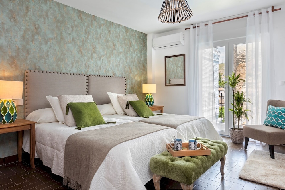 Genteel Home San Nicolas — 4-Star Luxury Hotel in Granada, Spain