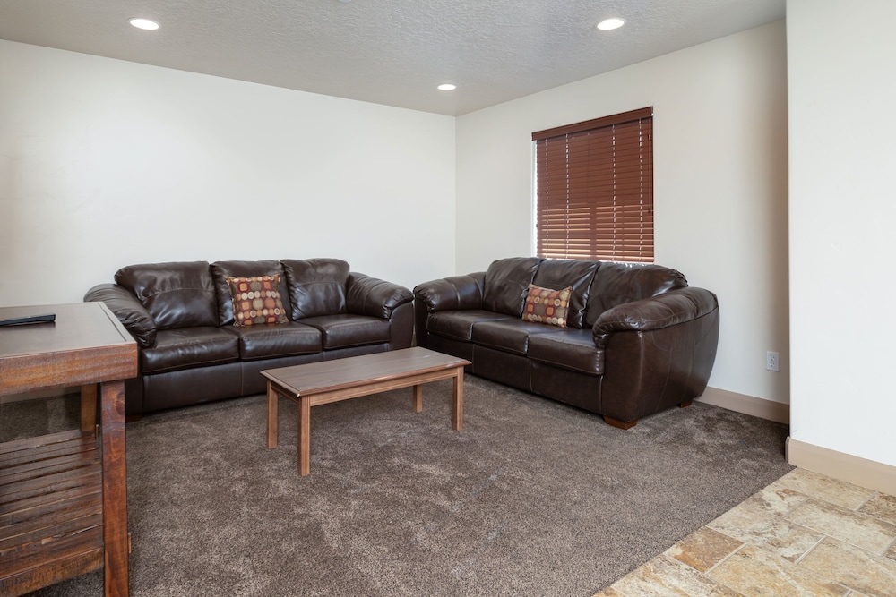 Duchesne Suites - photo 13
