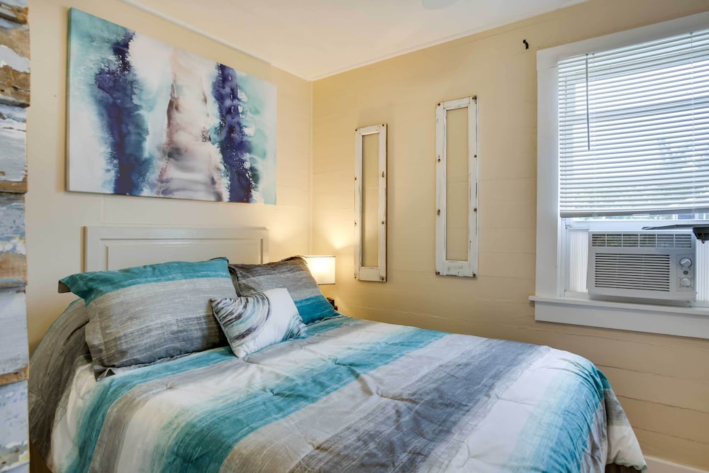 Golden Meadow Getaway Patio Grill and Kayaks pet-friendly hotel Golden Meadow