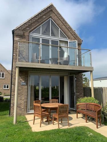 Sea view The Lookout at The Bay holiday village Filey 2 bed sleeps 5 dog friendly free leisure facilities direct beach access pub and shop click to view photos