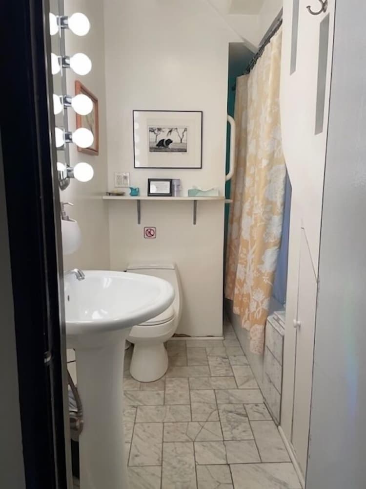Ray's Bucktown B&B - photo 42