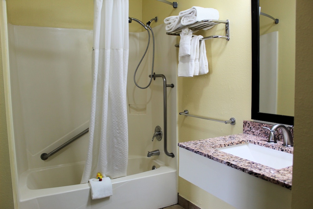 Days Inn & Suites by Wyndham Gunnison - photo 34