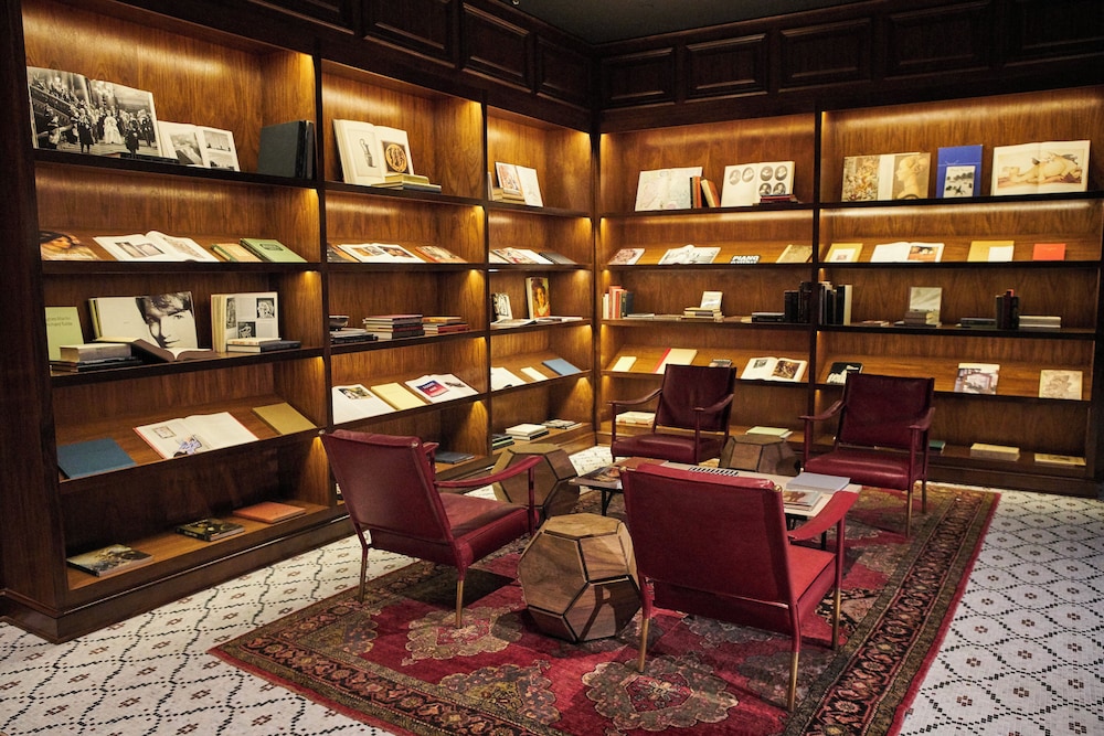 The Adolphus Autograph Collection - photo 4