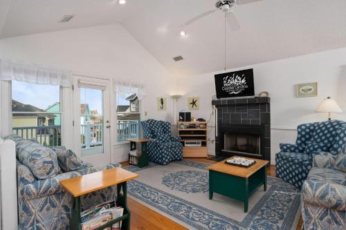 SS14 Baltrush Bungalow — 4-Star Luxury Hotel in Nags Head, United States