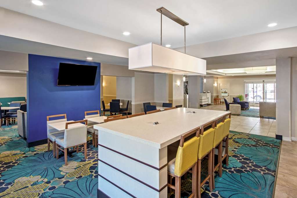 La Quinta Inn & Suites by Wyndham Ruidoso Downs - photo 55