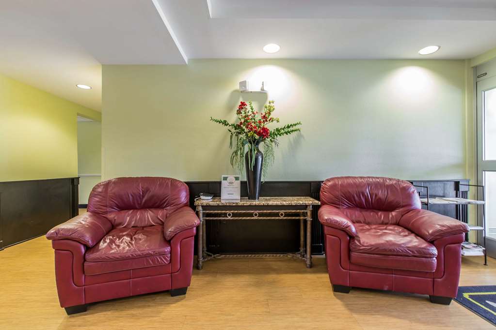 MainStay Suites Jacksonville near Camp Lejeune - photo 4