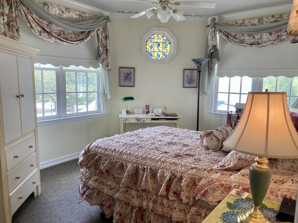 The Cypress Inn Bed & Breakfast - photo 36