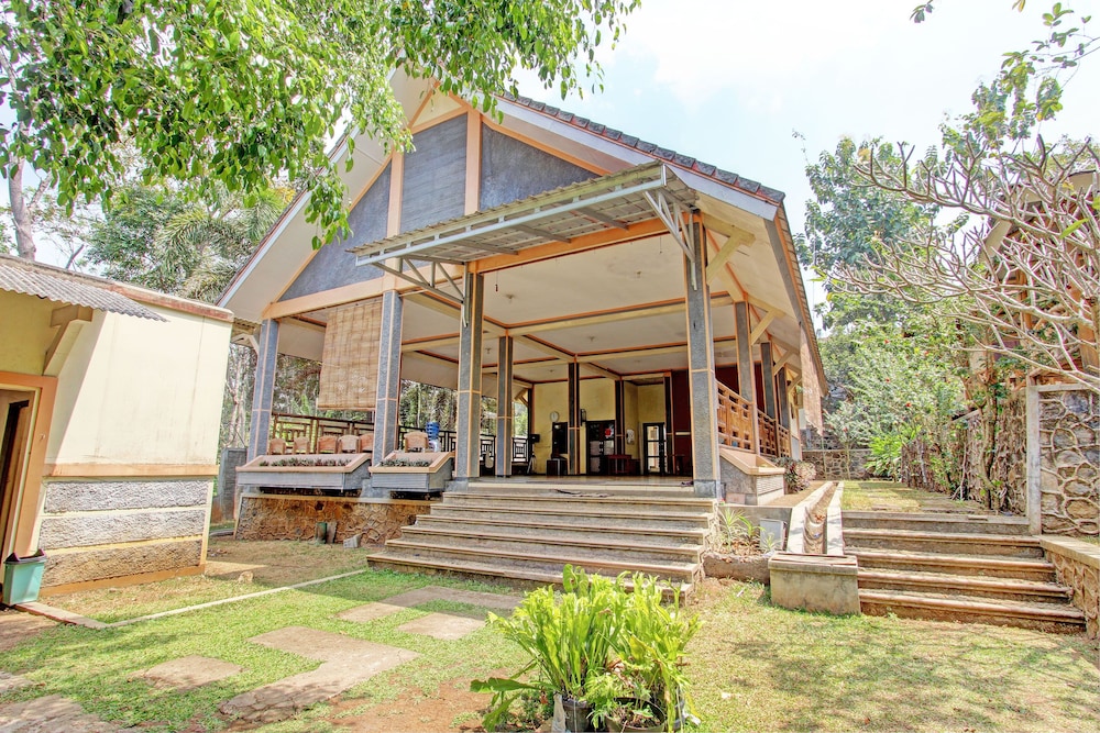 Hotel O Mtc Bunk Bed in Salatiga, Indonesia