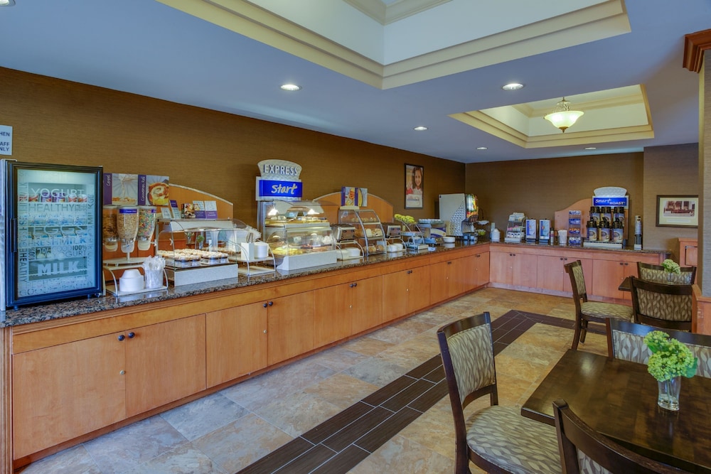Holiday Inn Express Charles Town by IHG - photo 34