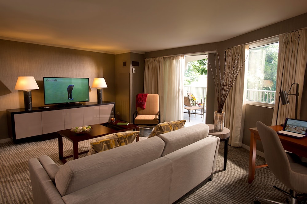 Eaglewood Resort and Spa - photo 19