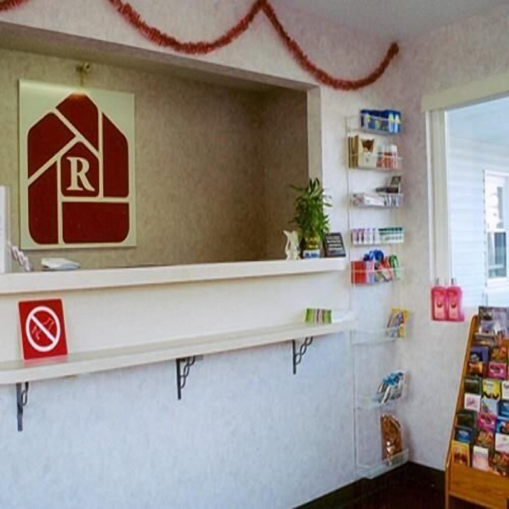 Red Carpet Inn and Suites Hammonton - photo 3