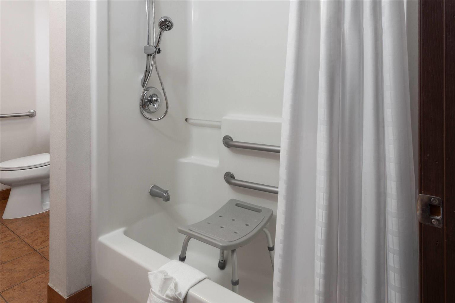 Days Inn & Suites by Wyndham Spokane Airport Airway Heights - photo 8