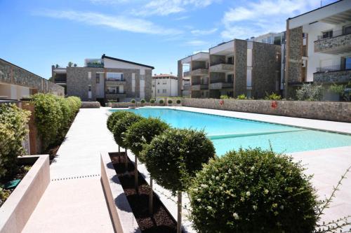Warda B11 Apartment — 4-Star Luxury Hotel in Desenzano Del Garda, Italy
