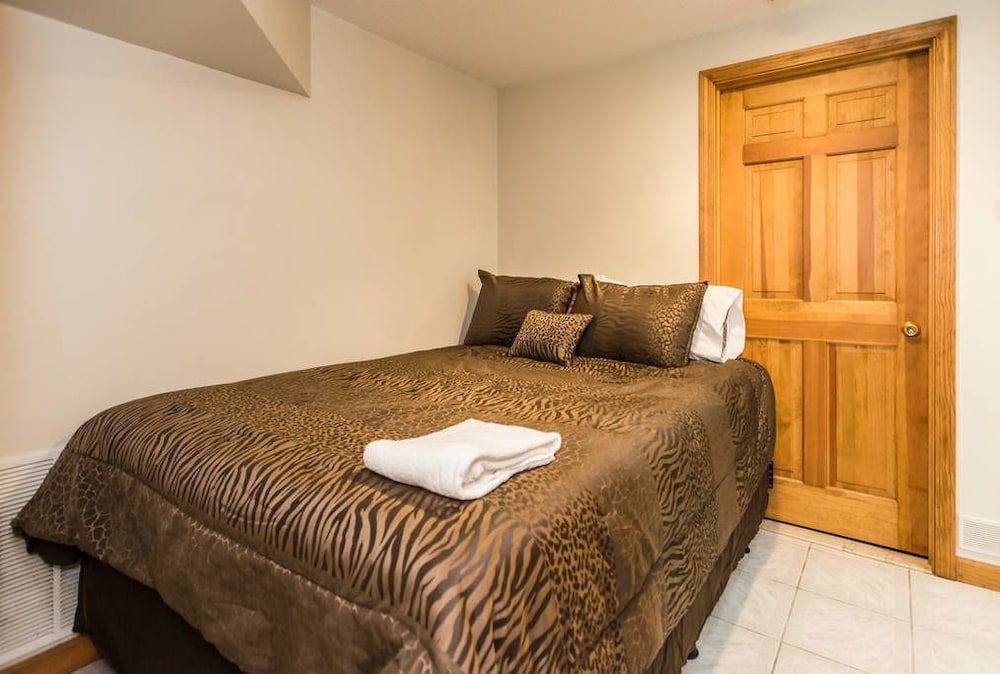 Roxbury Suites - photo 5